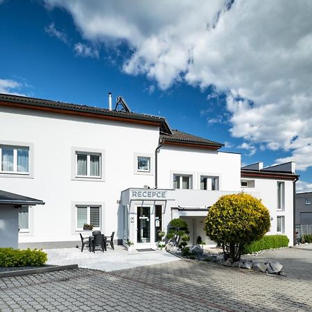 Penzion Uno Zlín Exterior foto